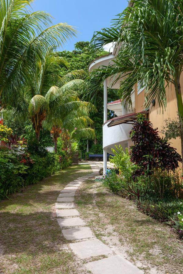 Cote D'Or Apartment Baie Sainte Anne Exterior photo